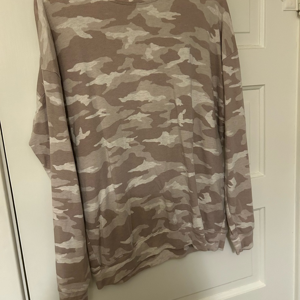 Athleta camo crew neck - Picture 2 of 3